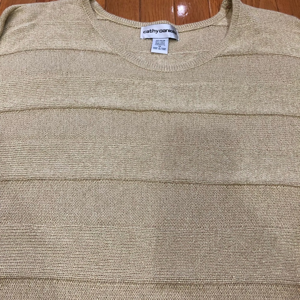 Ladies Sweater - Picture 3 of 3